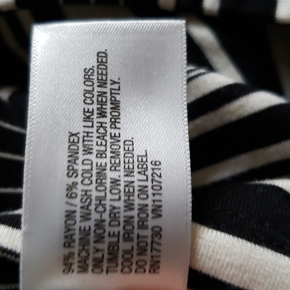 LIZ LANGE STRIPED CAP SLEEVE DRESS with side waist tie. Black White Sz L - Picture 7 of 7